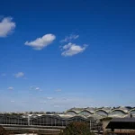 Torre de controle de aeroporto, comunicação de pilotos, tráfego aéreo, segurança de voo