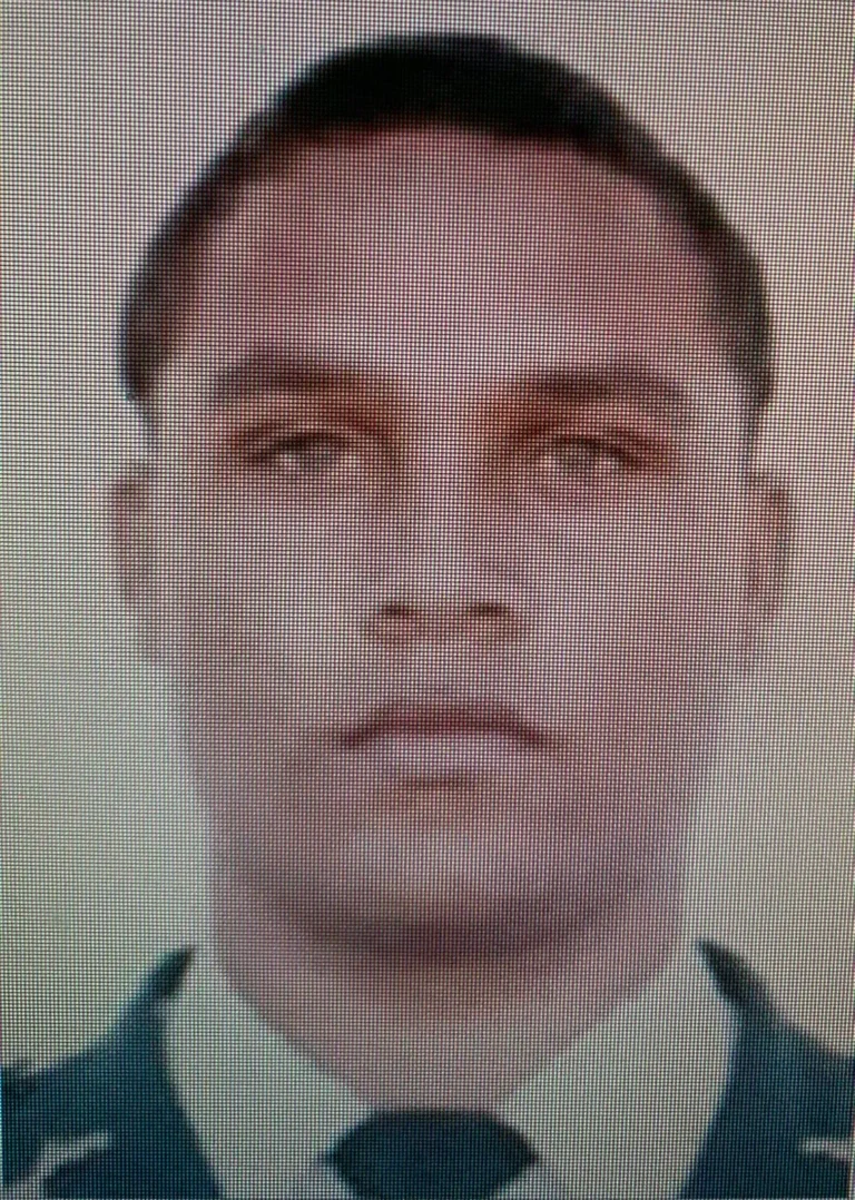 Celular, chip e carregador encontrados na cela de policial ligado a Rogério Andrade