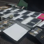 Policiais da PRF inspecionam anabolizantes e medicamentos ilegais em rodovia