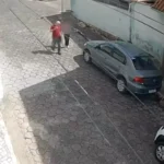 Policial e mãe conversam sobre menina desaparecida em Minas Gerais