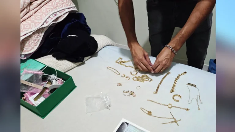 Polícia Civil apreende joias e prende suspeitos de roubo em Rio Preto.