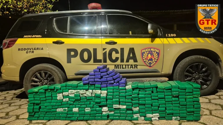 Maconha apreendida em Passos, MG-050, Polícia Rodoviária, tráfico de drogas, carro roubado