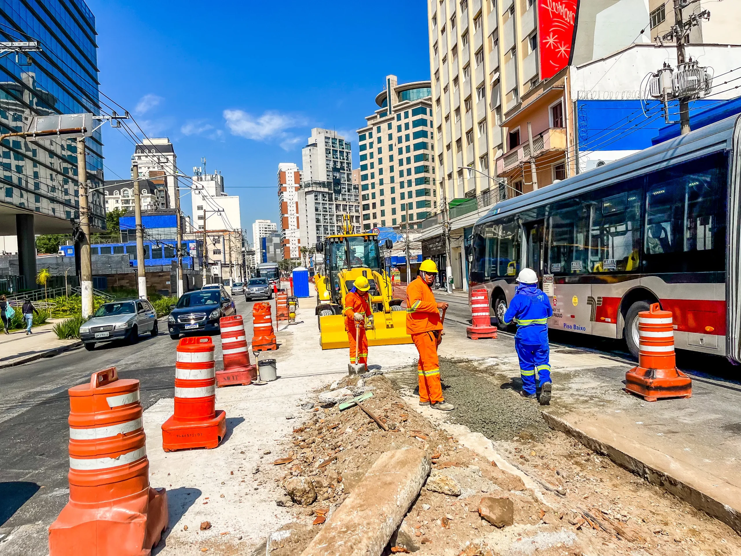 Corredor Santo Amaro, ônibus, São Paulo, Zona Sul, atraso obras, infraestrutura urbana, transporte público