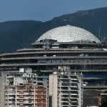 Delcy Rodríguez, presidente interina da Venezuela, em coletiva de imprensa sobre anistia.