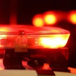 Viaturas, drogas apreendidas e cena de acidente em rodovia de Minas Gerais