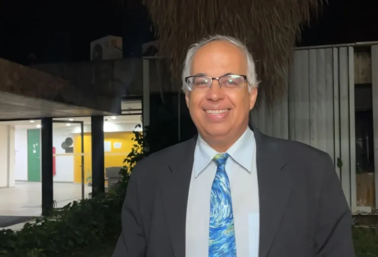 Nave espacial em rota para Marte usando asteroides como atalho