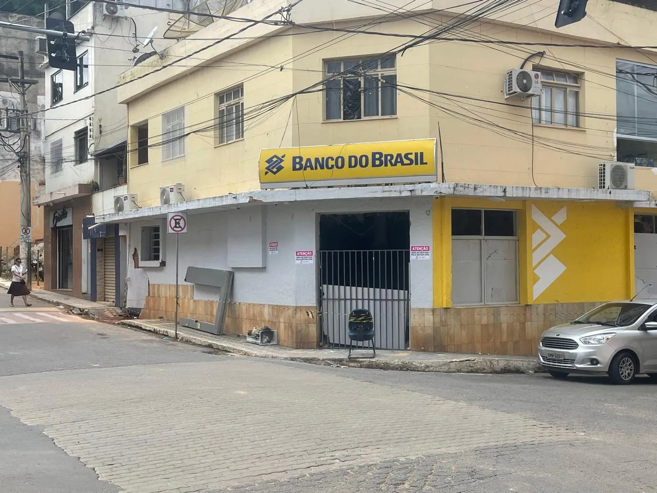 Polícia investiga assalto a banco com explosão e barricadas em Guidoval, Minas Gerais