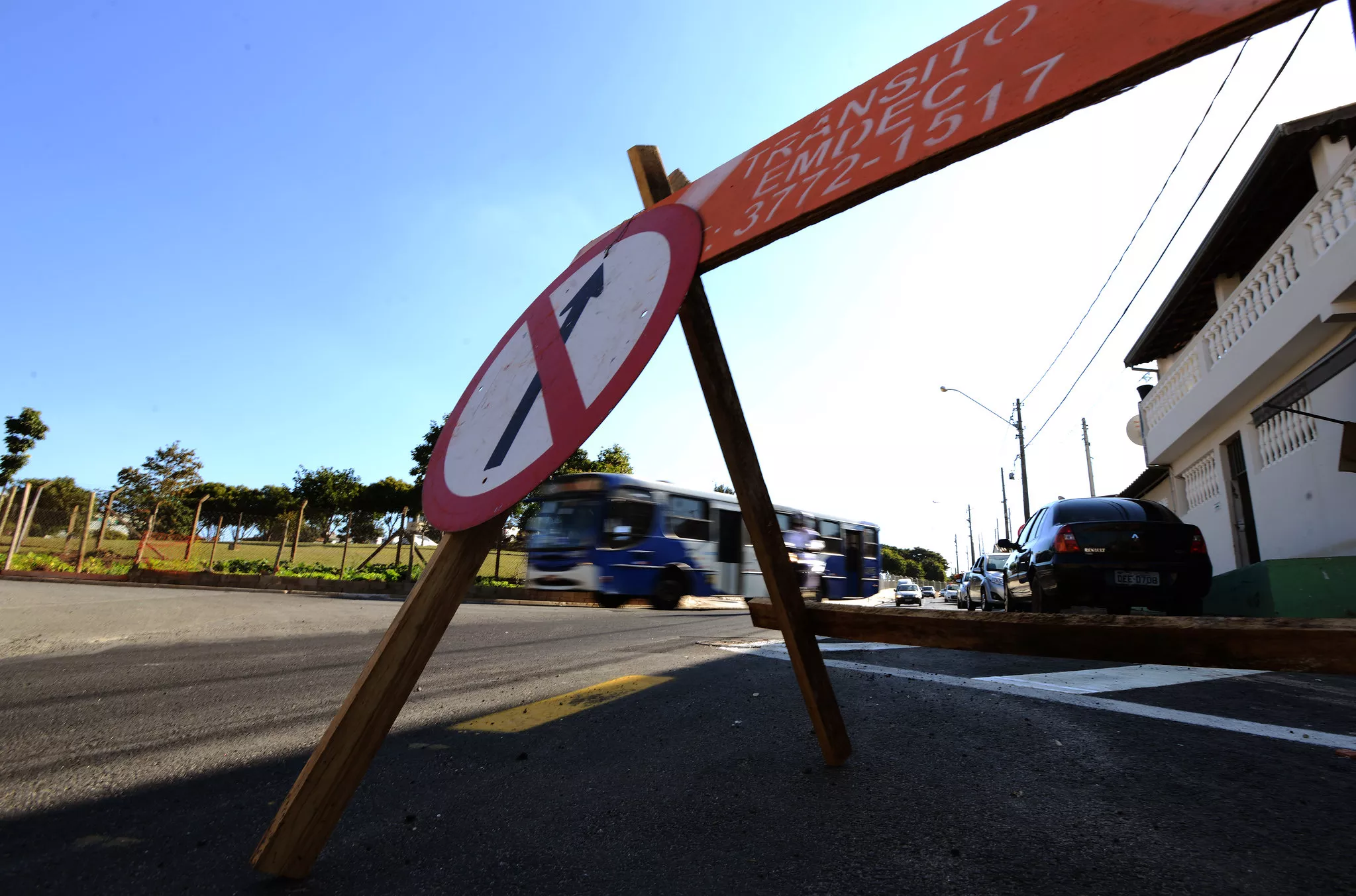 Acidente de motocicleta com equipes de emergência em Campinas