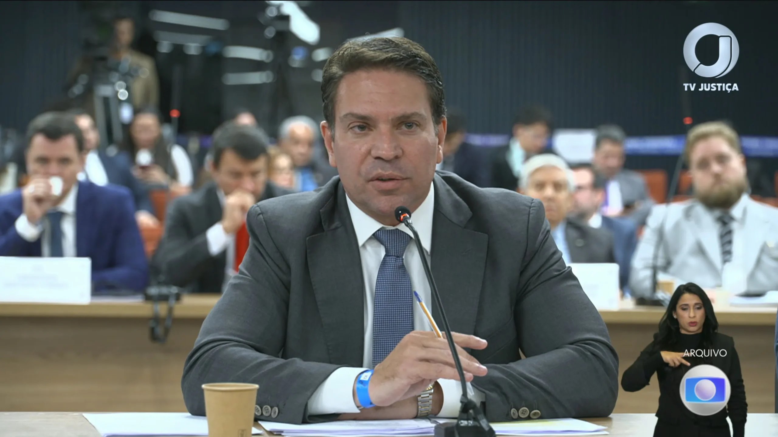 Alexandre Ramagem sendo preso pelo ICE em Orlando, EUA