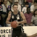 Oscar Schmidt jogando basquete no Vale do Paraíba, Mão Santa em quadra, lenda do basquete brasileiro