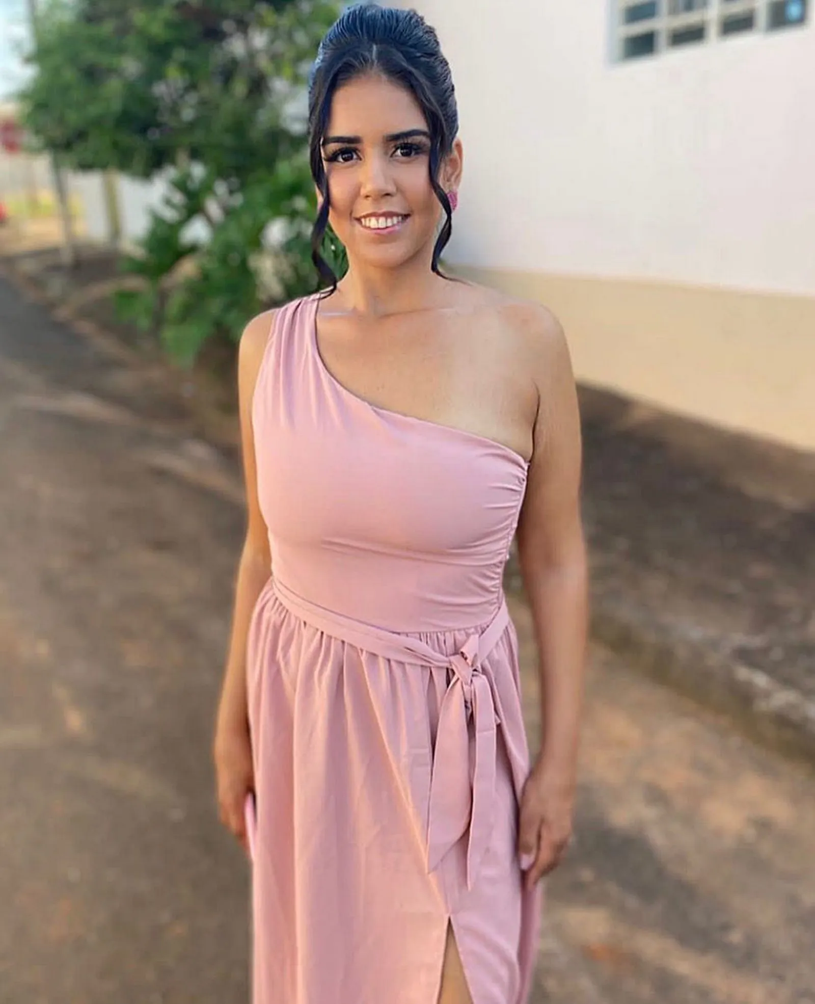 Íris Gabriely Cândida Paulino, atendente morta em ataque com álcool MG