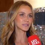 Renata Kuerten sorrindo nos bastidores do Esquadrão da Moda, revelando segredos do programa