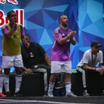 Ricardinho, jogador de futsal, no banco de reservas da Kings League Brasil