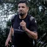 Jogador do Rio Branco-ES em campo na Série D