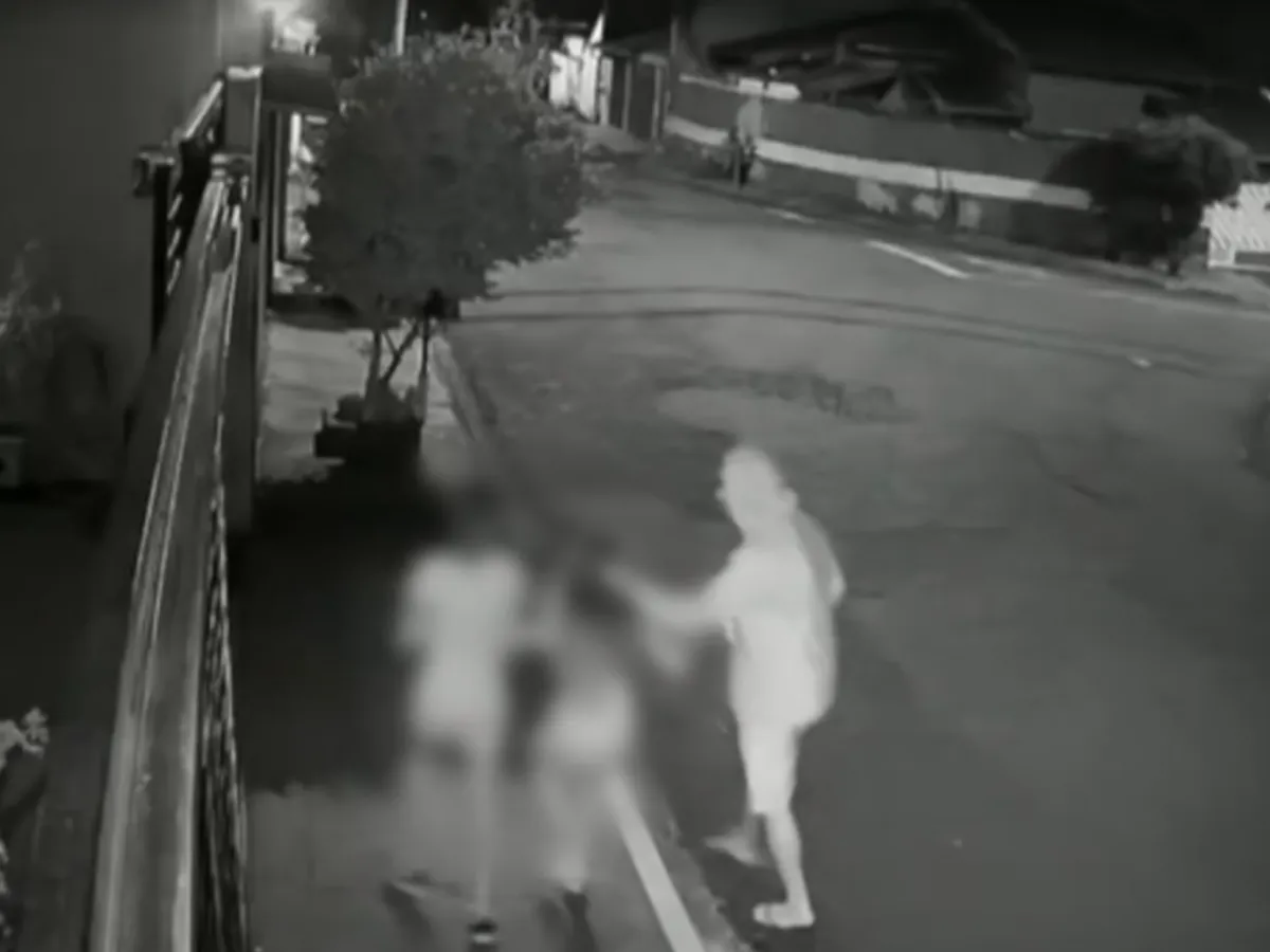 Homem preso em Nova Odessa pela polícia por roubos e violência