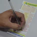 Logos Sampaio Corrêa e MAC em estádio com dinheiro da Timemania