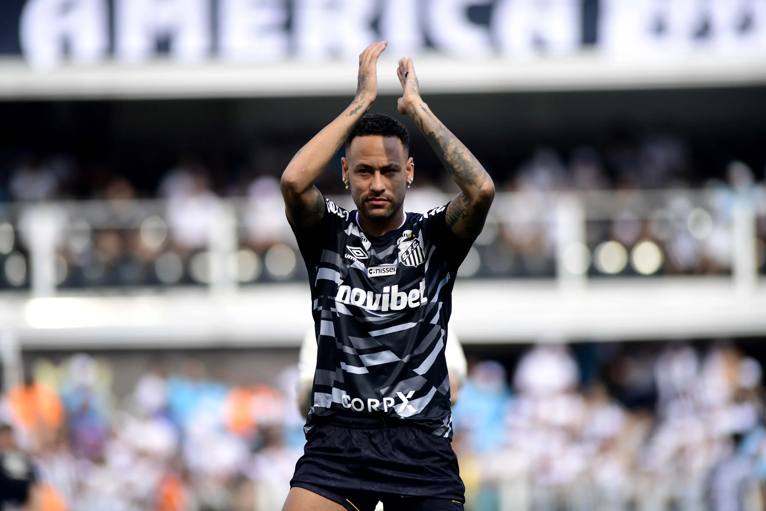 Neymar jogando pelo Santos