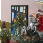 Pessoas utilizando transporte público no Rio de Janeiro durante o feriado de São Jorge