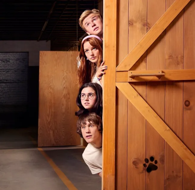 Elenco jovem da nova série Scooby-Doo, Netflix, Fred, Daphne, Velma, Salsicha, Scooby-Doo: Origins, live-action