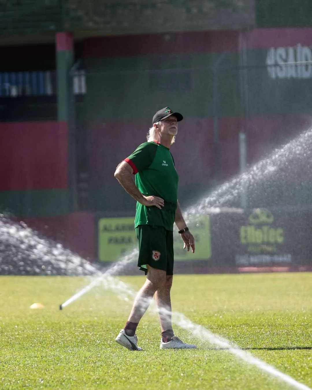 Portuguesa Santista comemora vitória nos pênaltis na A3