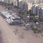 Palco show Shakira Copacabana em montagem, estrutura gigante com LED
