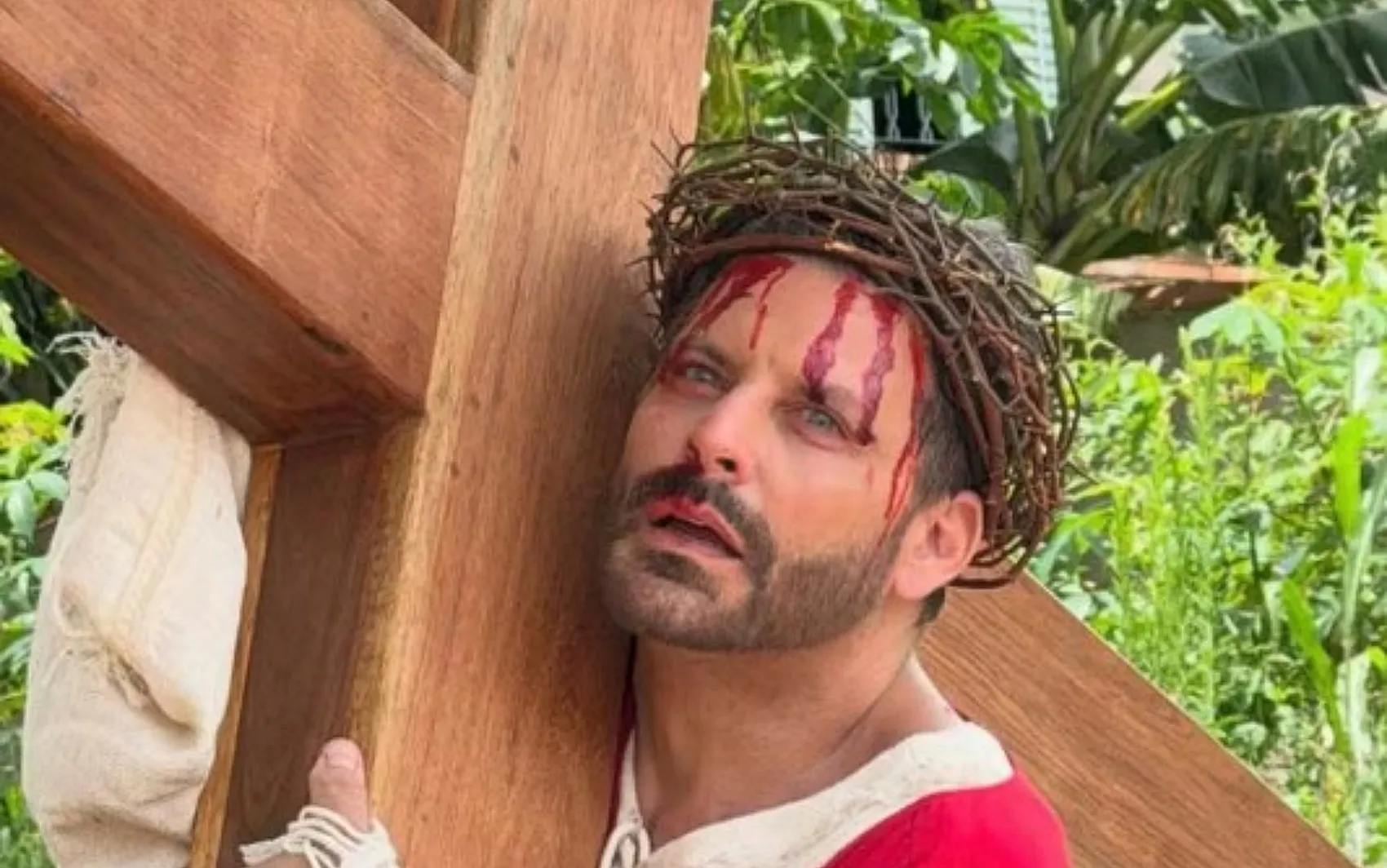 Atores em encenação da Paixão de Cristo em cidade do Sul de Minas