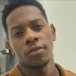 Símbolo da justiça: distintivo policial em operação contra feminicídio