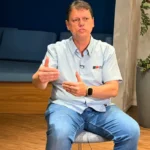Governador Tarcísio de Freitas em debate sobre o segundo candidato ao Senado em São Paulo