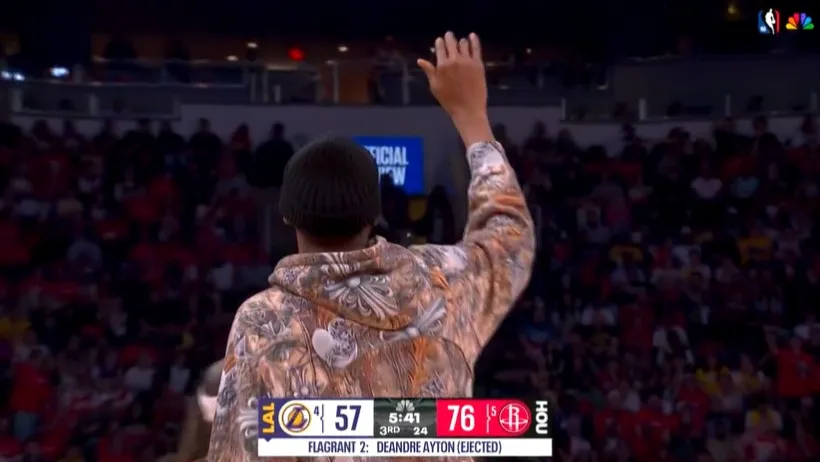 Kevin Durant provoca Deandre Ayton com um 'tchauzinho' no jogo Rockets vs Lakers
