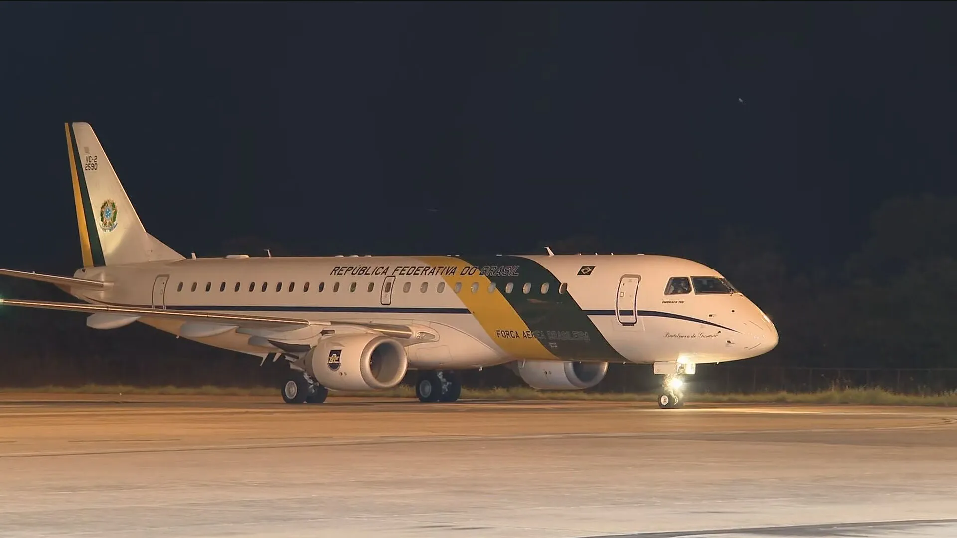 Uso de aviões da FAB, aeronave militar, transporte de autoridades, regras do TCU