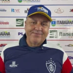 Gilson Kleina, técnico do Itabaiana, durante jogo da Copa do Nordeste