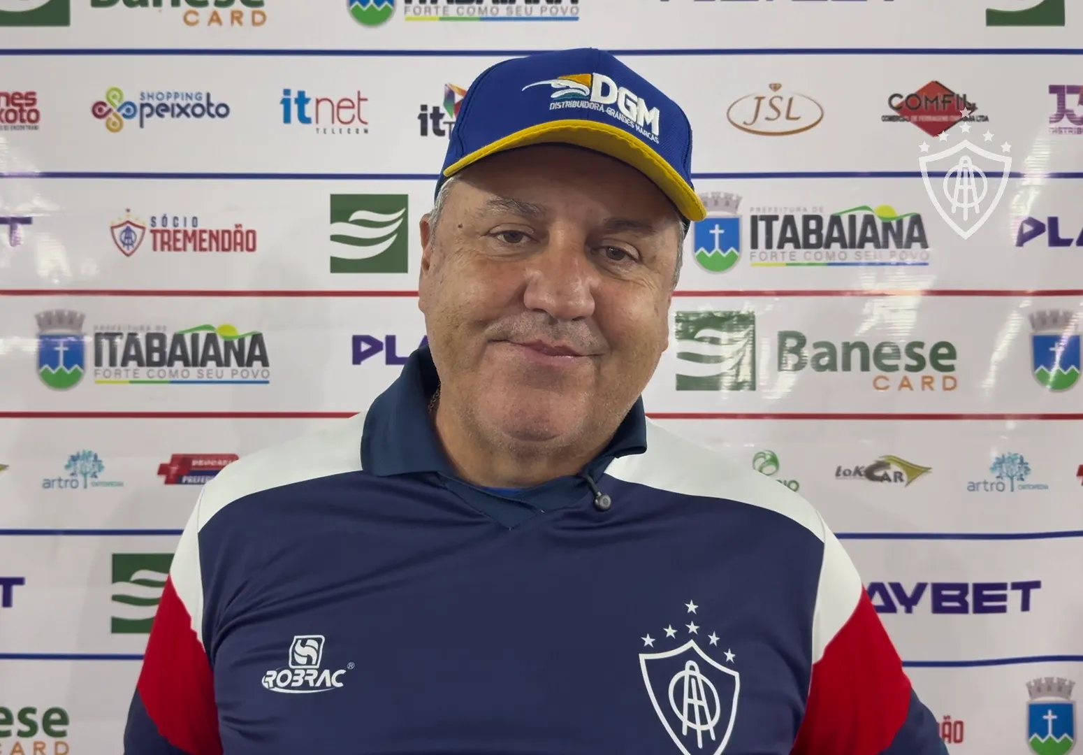 Gilson Kleina, técnico do Itabaiana, durante jogo da Copa do Nordeste