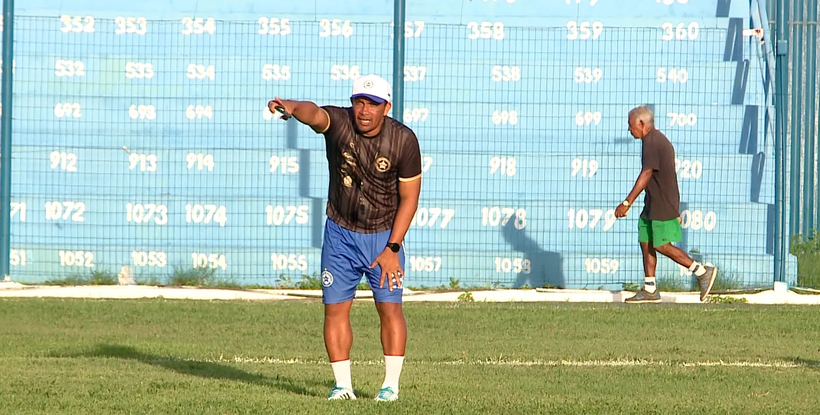 Técnico Zé Augusto do Parnahyba durante treinamento para a Série D