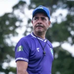 Técnico Evandro Guimarães se despede do Altos após jogo