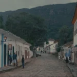 Tiradentes, Minas Gerais, festivais culturais, cidade histórica, arquitetura colonial, Serra de São José