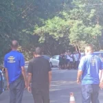 Torcedores do Fluminense protestam no CT Carlos Castilho