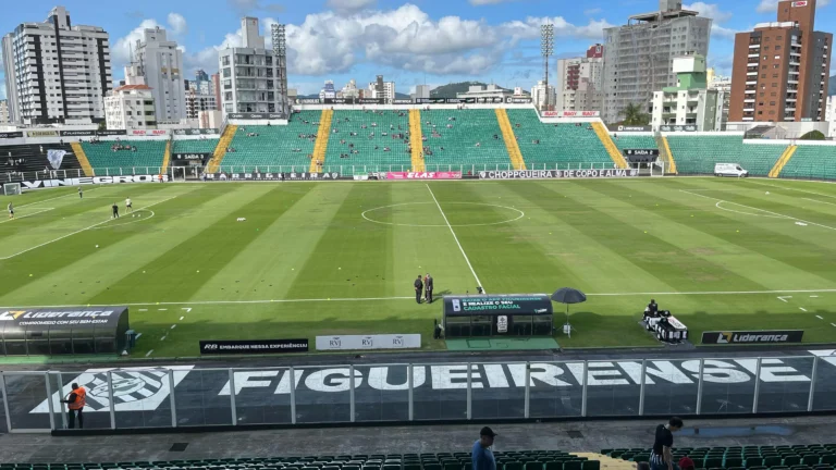 Torcida do Athletic e Internacional no Orlando Scarpelli pela Copa do Brasil