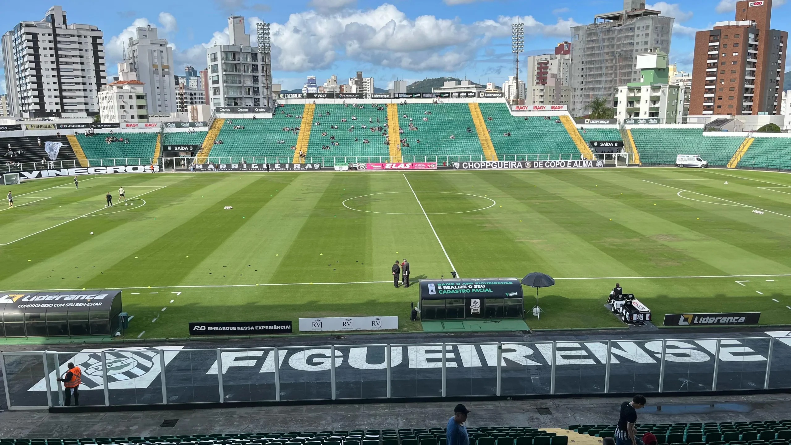 Torcida do Athletic e Internacional no Orlando Scarpelli pela Copa do Brasil