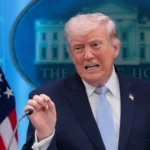 Negociações Irã EUA em andamento, com a presença de Donald Trump e a sombra de um conflito militar.