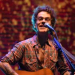 Público em um show, evento cultural no Vale do Paraíba