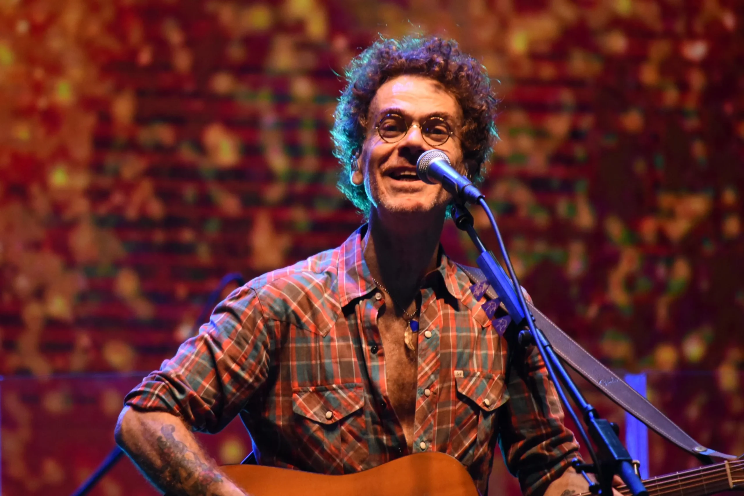 Público em um show, evento cultural no Vale do Paraíba