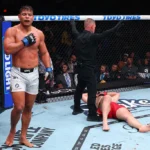 Paulo Borrachinha nocauteia Murzakanov no UFC 327; Carlos Ulberg campeão com joelho lesionado.