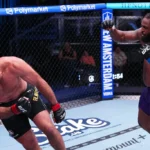 Ryan Spann nocauteando Marcus Buchecha no UFC Las Vegas