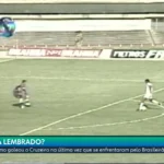 Dida, goleiro do Cruzeiro, em campo contra o Remo no Brasileirão de 1994