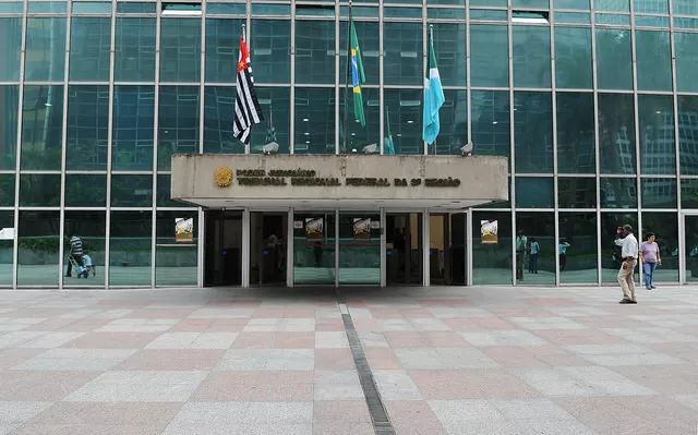 Indenização ditadura militar, mulher perseguida, justiça histórica, reparação política