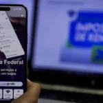 Pessoas recebendo ajuda para Imposto de Renda 2026 na Unijorge Salvador