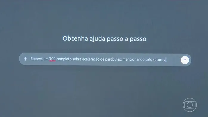 Jovens universitários utilizando inteligência artificial para fins acadêmicos em ambiente de estudo moderno
