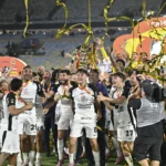 Gráfico de finanças do Corinthians 2025, balanço com receitas e despesas, déficit clube