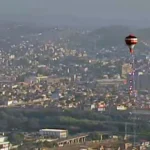 Balão em chamas atinge casa, Zona Norte Rio, morador apaga fogo