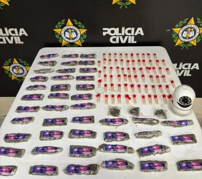 Mãe e filha presas por tráfico de drogas em Barra Mansa